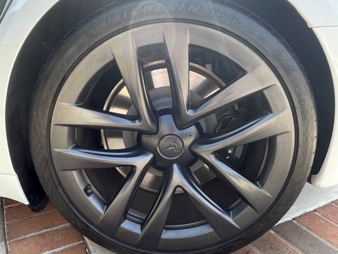 Used 2022 Tesla Model S Standard Range image 10