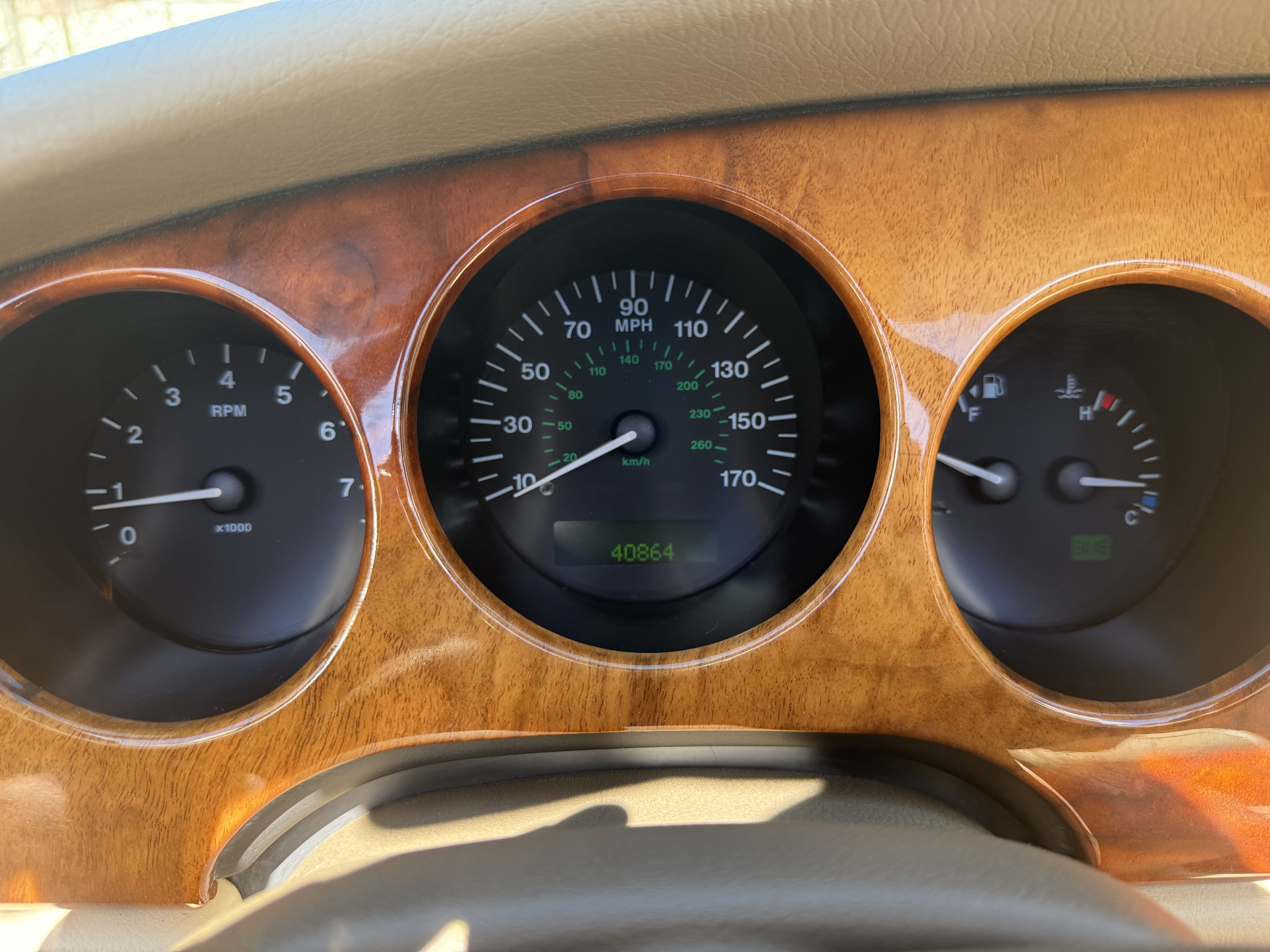Used 1997 Jaguar XK8 Convertible RWD image 13