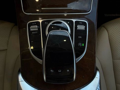 Used 2015 Mercedes-Benz C 300 4MATIC Sedan image 21
