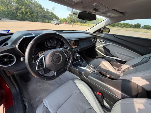 Used 2016 Chevrolet Camaro LT RWD image 2