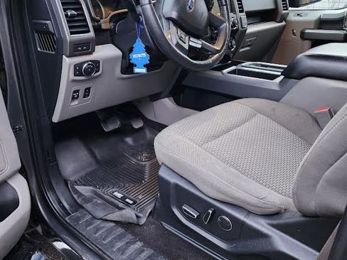 Used 2018 Ford F150 XLT w/ Equipment Group 302A Luxury image 11