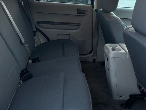 Used 2010 Ford Escape XLS FWD image 25