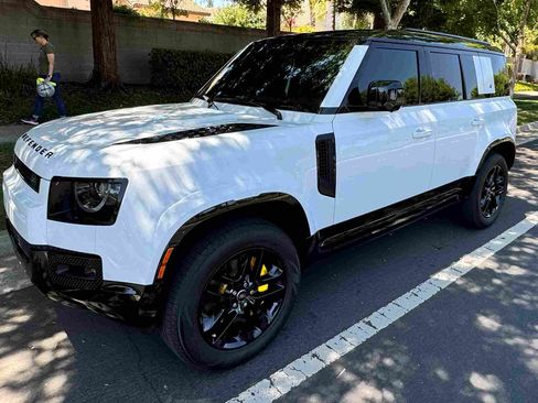 Used 2024 Land Rover Defender 110 X-Dynamic SE image 21