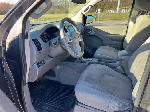 Used 2015 Nissan Frontier SV w/ SV Value Truck Package image 8