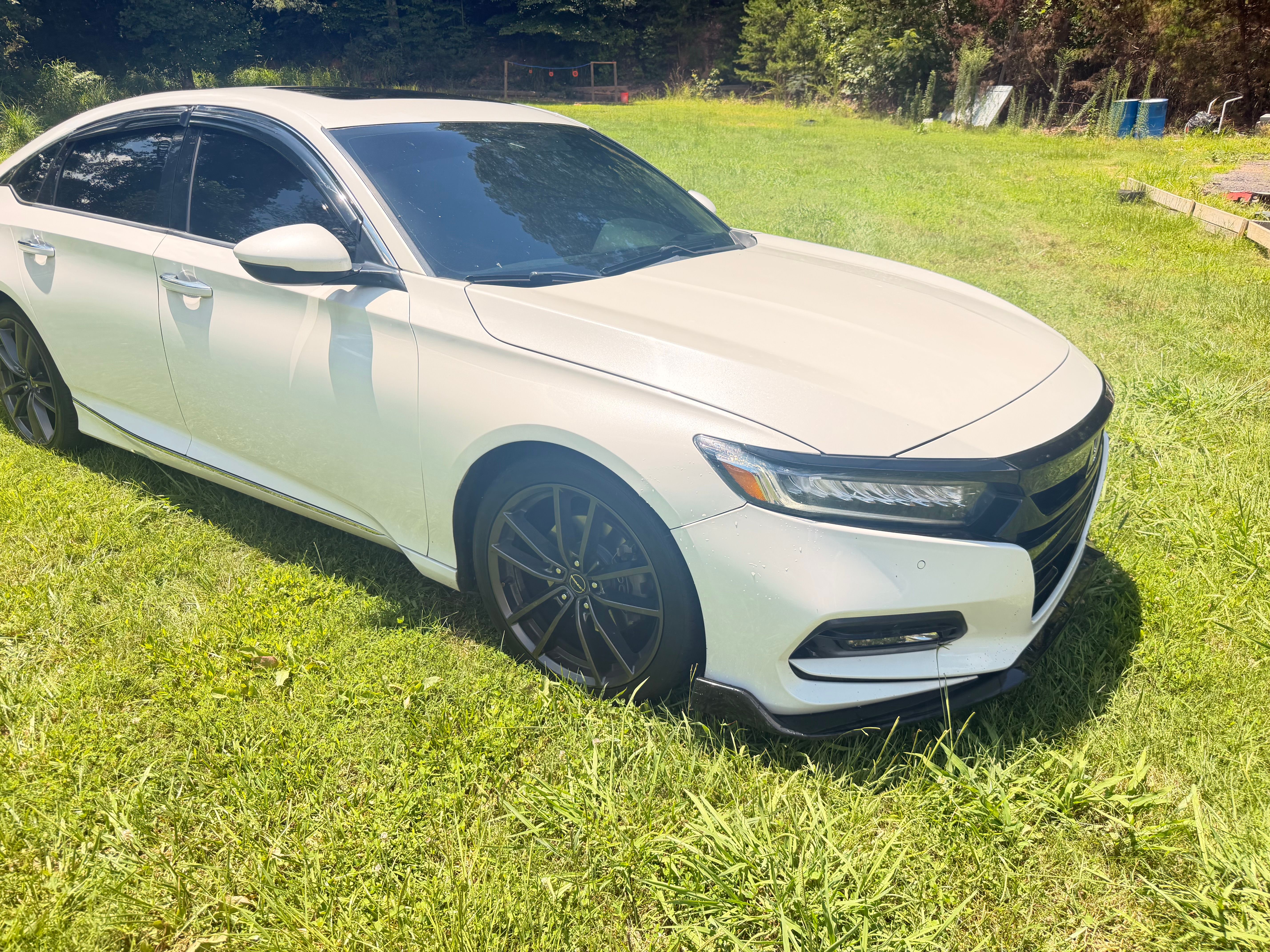 Used 2018 Honda Accord Touring image 1