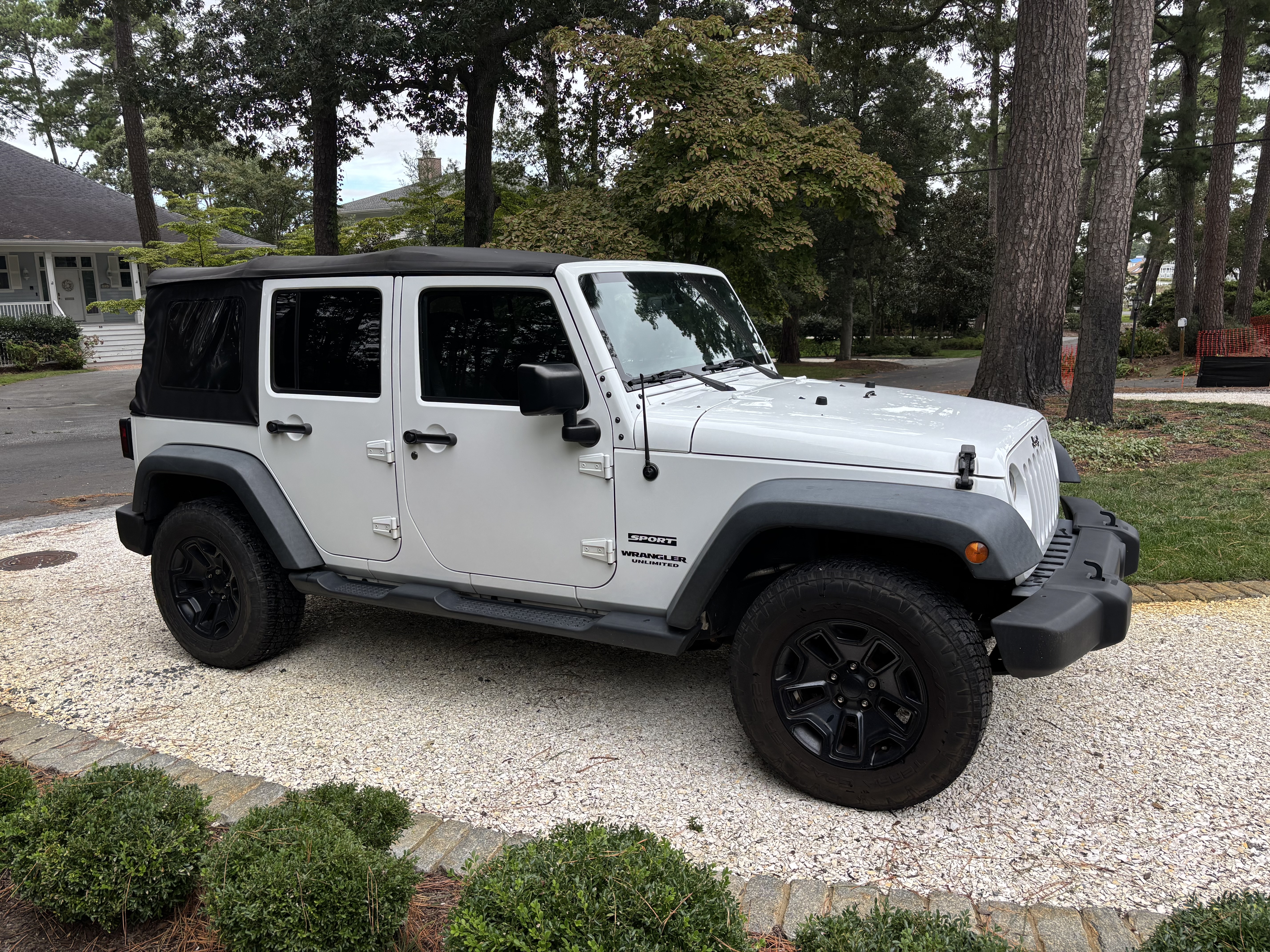 Used 2016 Jeep Wrangler Unlimited Sport w/ Quick Order Package 24S AWD/4WD image 4