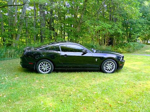 Used 2013 Ford Mustang Premium image 5