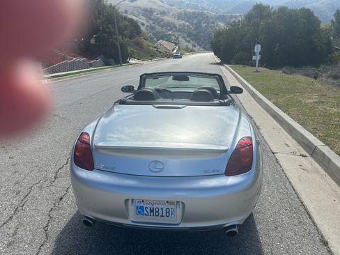 Used 2004 Lexus SC 430 Convertible image 2