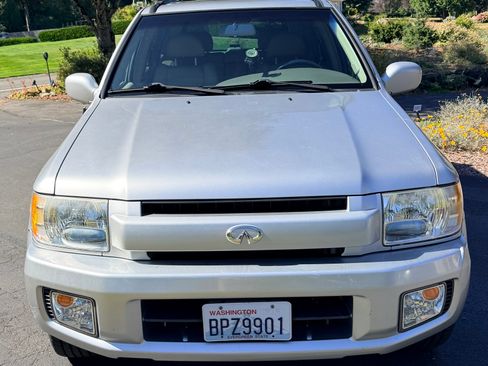 Used 2003 INFINITI QX4 2WD image 2