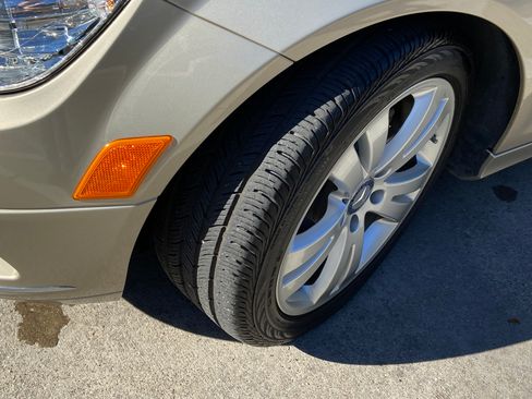 Used 2010 Mercedes-Benz C 300 Sedan image 2