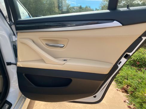 Used 2016 BMW 528i Sedan image 11