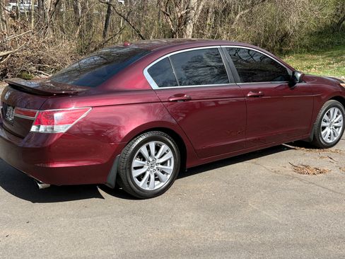 Used 2011 Honda Accord EX-L image 4
