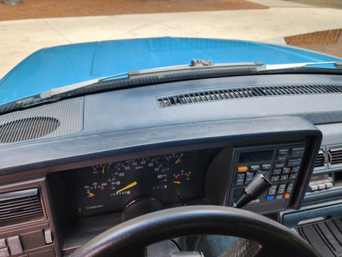 Used 1993 Chevrolet Silverado 1500 2WD Regular Cab image 10