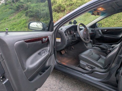 Used 2004 Volvo V70 2.4 image 6