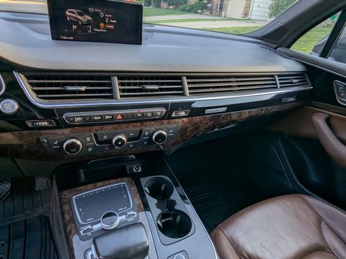 Used 2017 Audi Q7 3.0T Premium Plus image 16