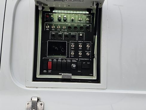 Used 2016 Nissan NV 3500 SV w/ Technology Package image 6