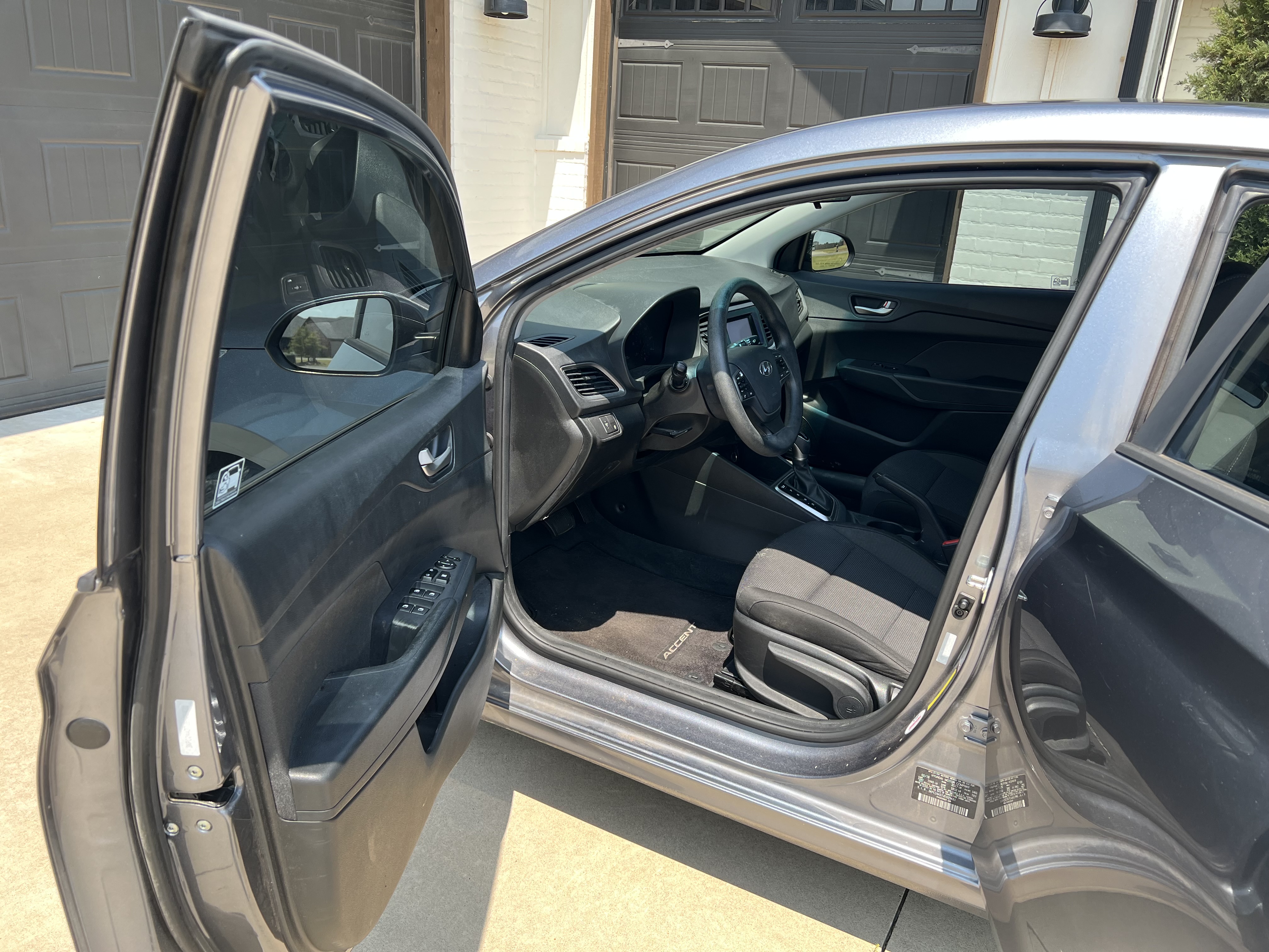 Used 2018 Hyundai Accent SE FWD image 12