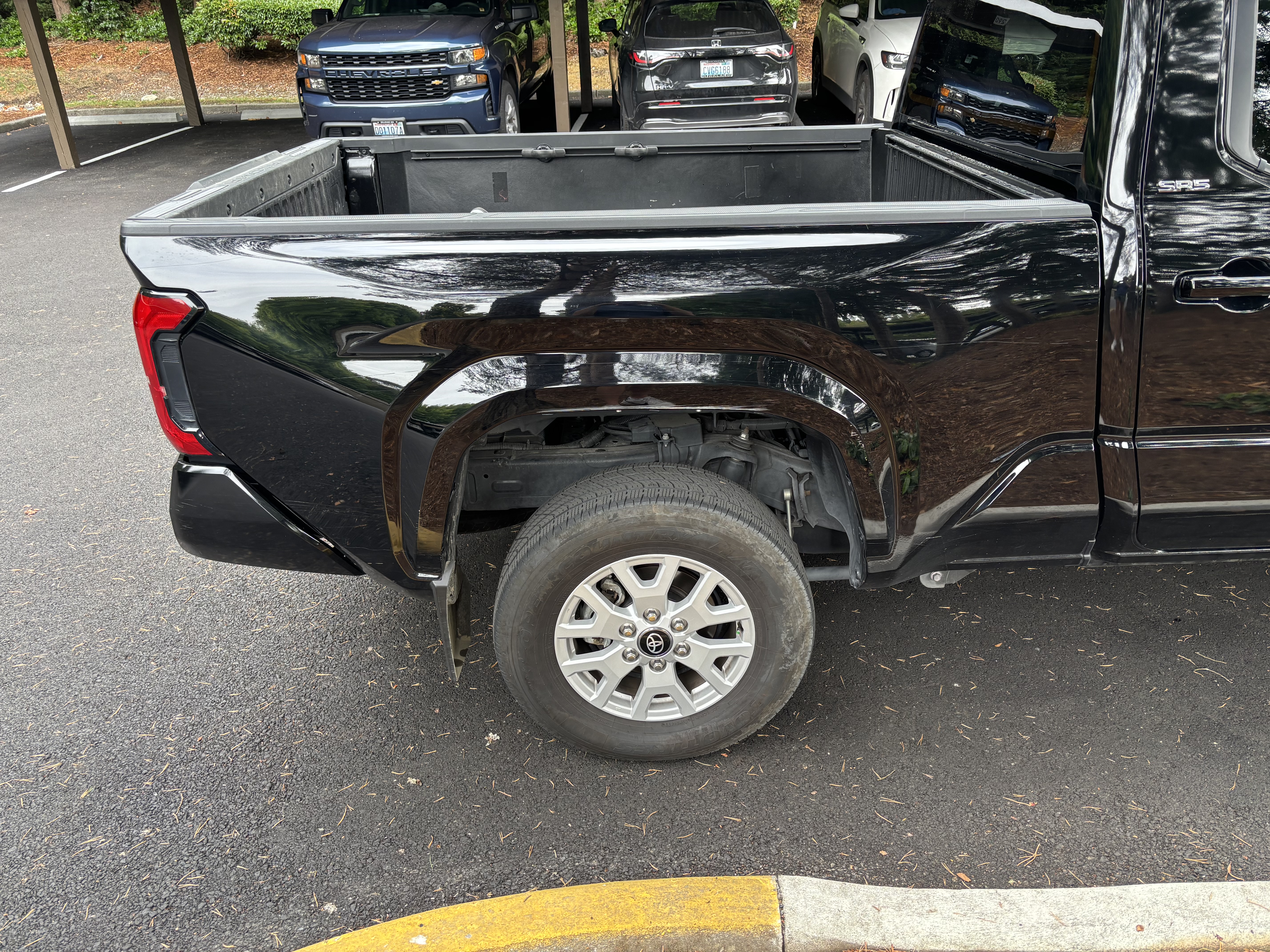 Used 2024 Toyota Tacoma SR5 AWD/4WD image 5