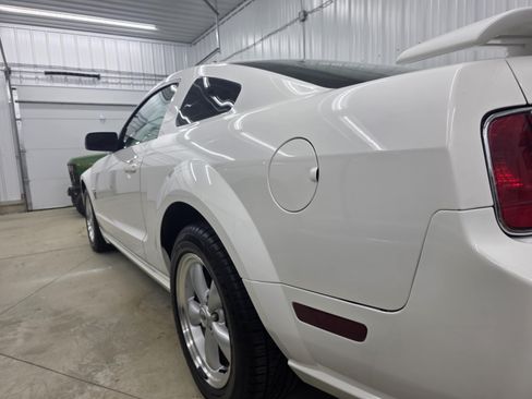 Used 2009 Ford Mustang GT Premium image 14