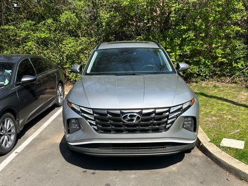 Used 2023 Hyundai Tucson SEL w/ Convenience Package image 2