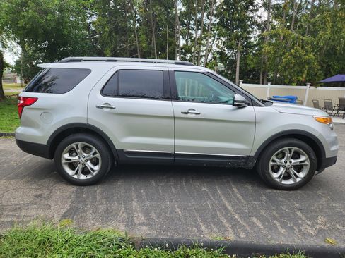 Used 2014 Ford Explorer Limited w/ Equipment Group 301A AWD/4WD image 8