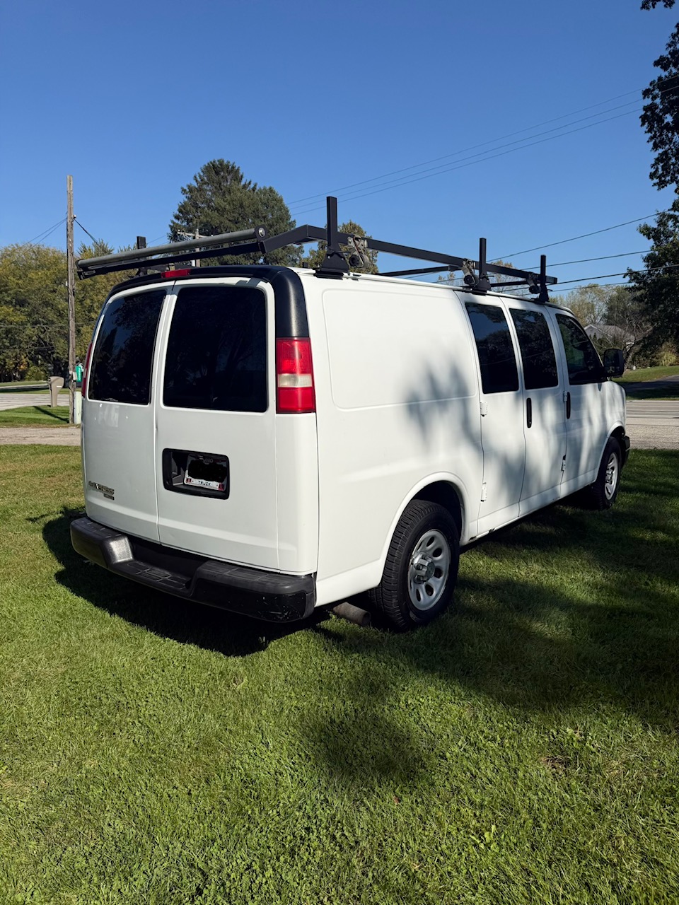 Used 2014 Chevrolet Express 1500 RWD image 5