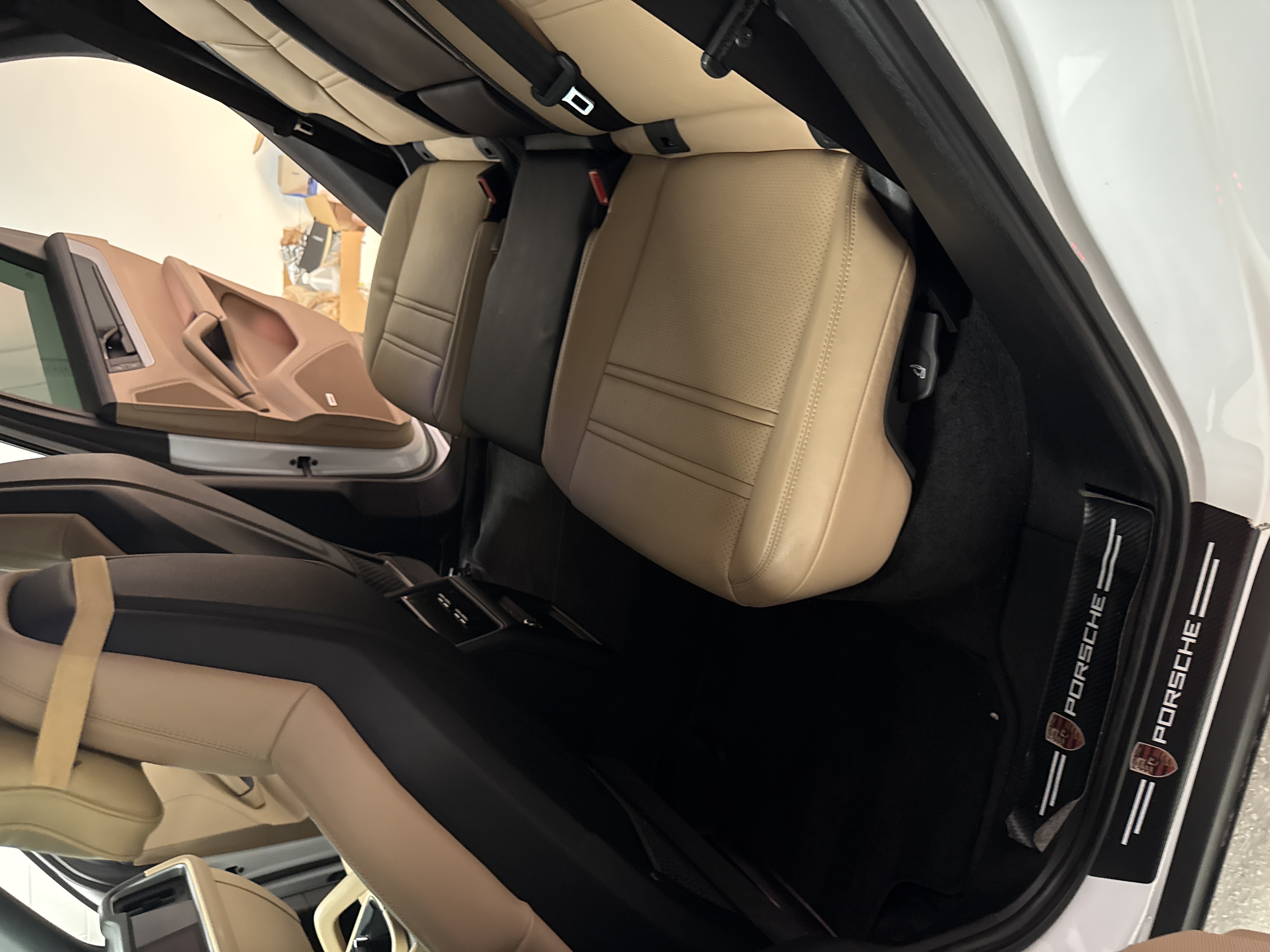 Used 2024 Porsche Cayenne AWD/4WD image 23