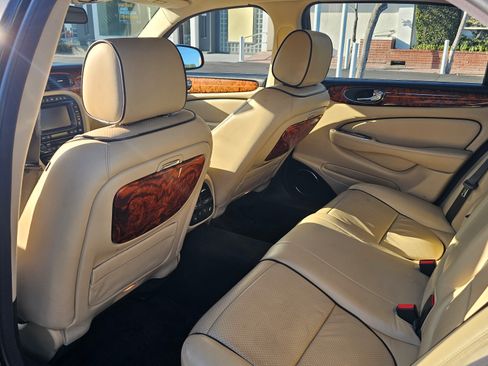 Used 2008 Jaguar XJ8 L image 16