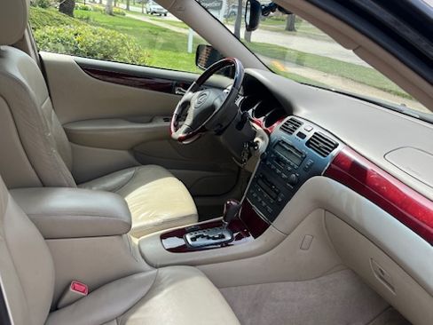 Used 2004 Lexus ES 330 image 8
