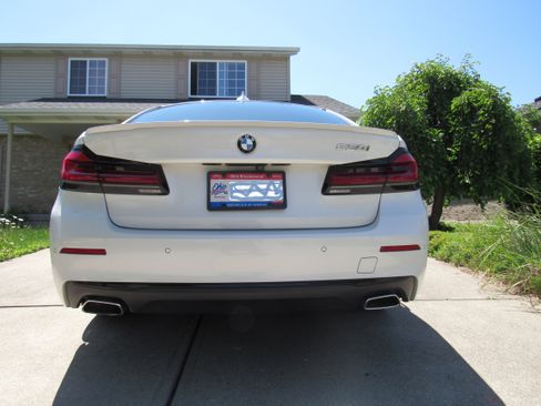 Used 2021 BMW 530i w/ Premium Package RWD image 5