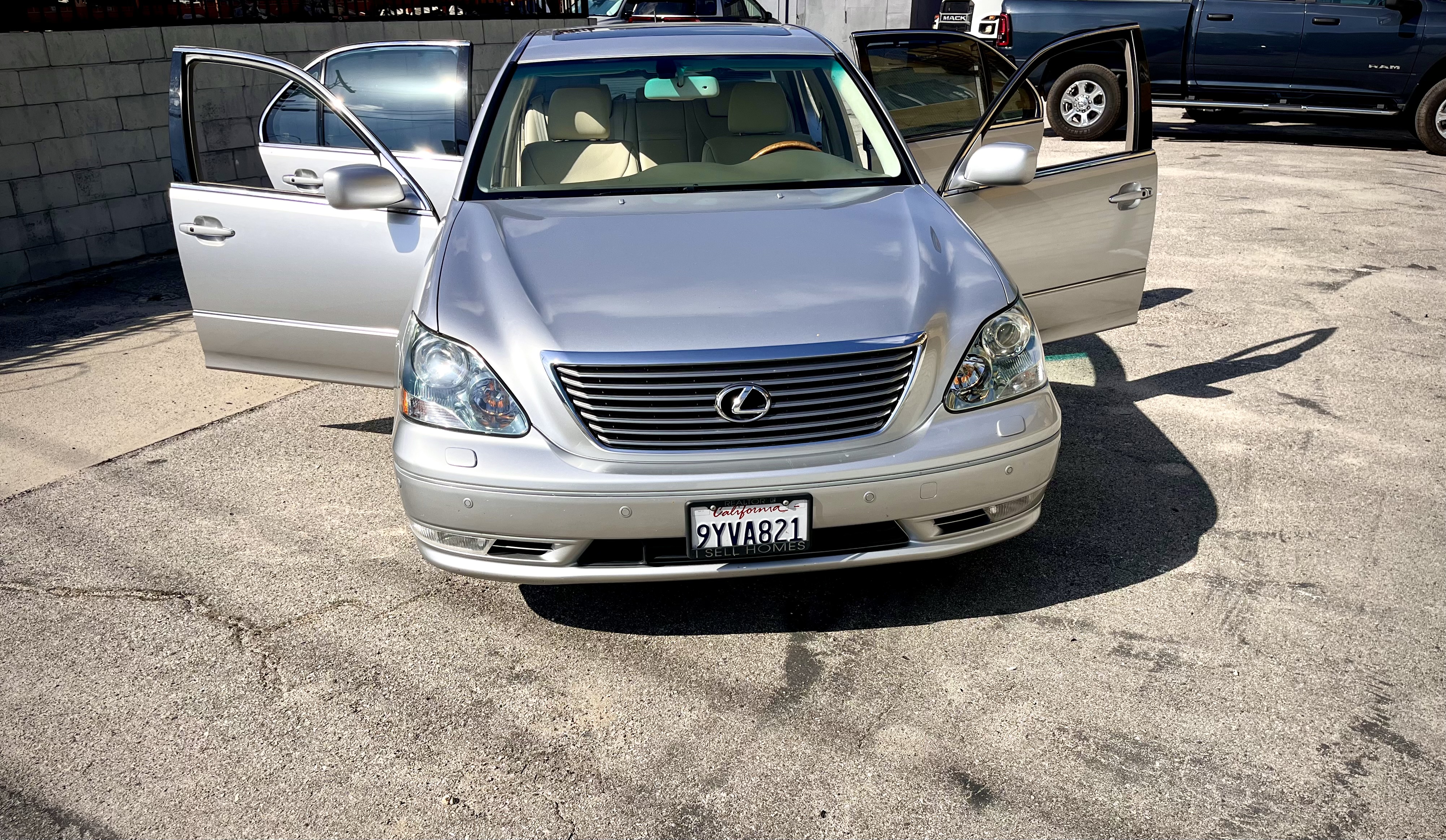 Used 2004 Lexus LS 430 RWD image 12