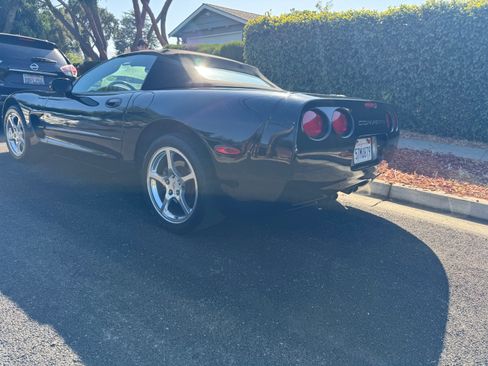 Used 2003 Chevrolet Corvette Convertible 2D w/ Preferred Equipment Group1 image 2