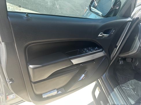 Used 2021 Chevrolet Colorado LT image 5