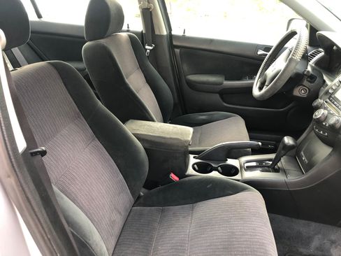 Used 2005 Honda Accord LX image 11