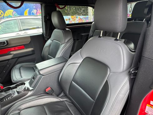 Used 2022 Ford Bronco Wildtrak image 22