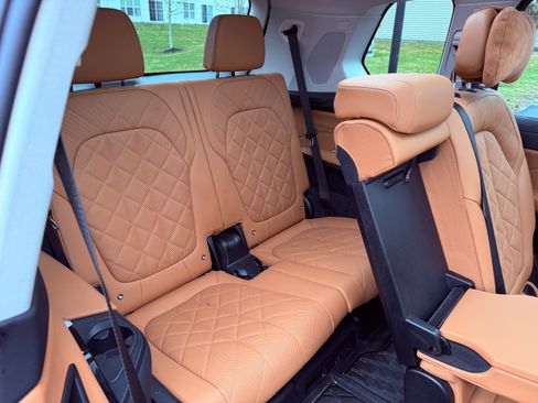 Used 2023 BMW X7 xDrive40i w/ Premium Package image 21