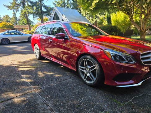 Used 2014 Mercedes-Benz E 350 4MATIC Wagon image 12