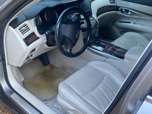Used 2011 INFINITI M37 w/ Deluxe Touring Pkg image 12