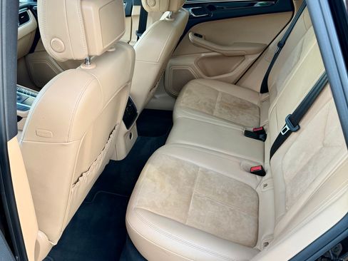 Used 2018 Porsche Macan Sport Edition image 11