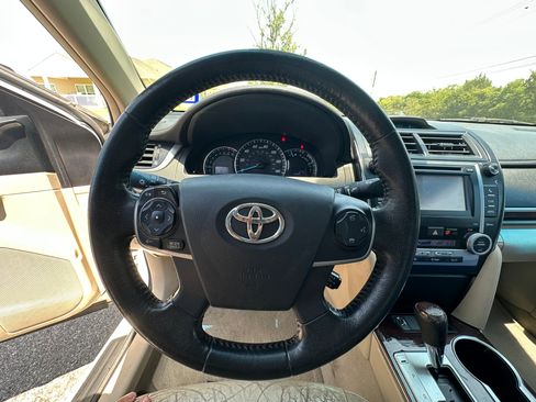 Used 2012 Toyota Camry XLE FWD image 22