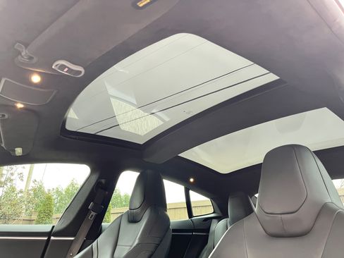 Used 2016 Tesla Model S 90D image 21