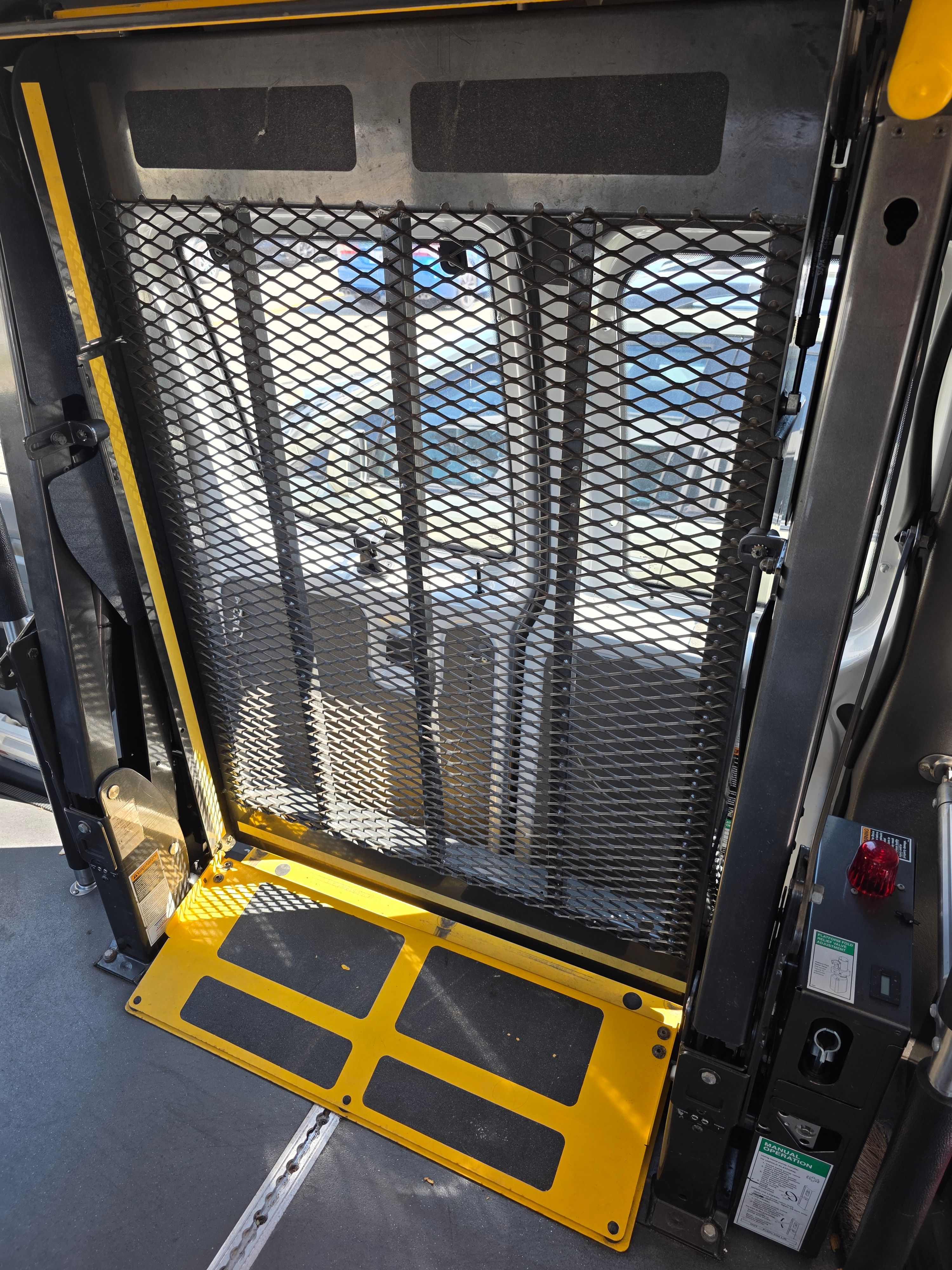 Used 2014 Ford E-250 and Econoline 250 w/ Power Group RWD image 5