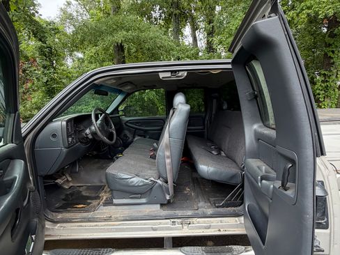 Used 2002 Chevrolet Silverado 2500 2WD Extended Cab image 8