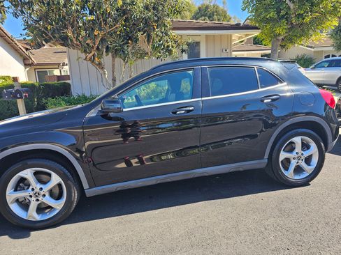 Used 2019 Mercedes-Benz GLA 250 250 Sport Utility 4D image 2