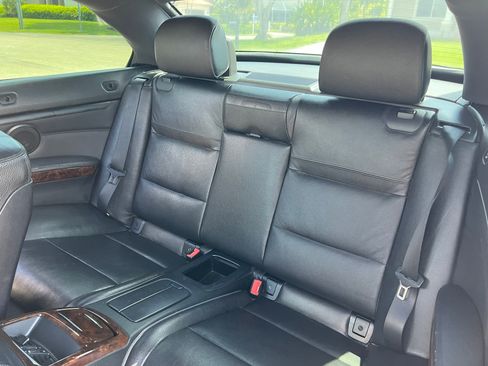 Used 2011 BMW 335i Convertible image 25