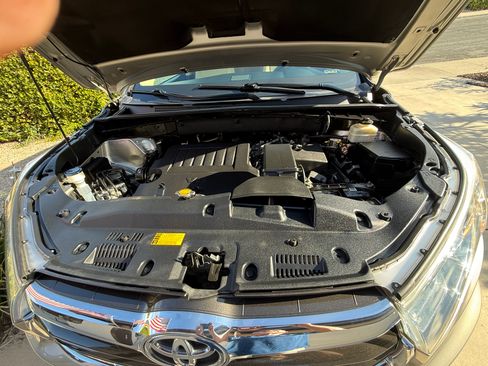 Used 2015 Toyota Highlander Limited AWD/4WD image 15
