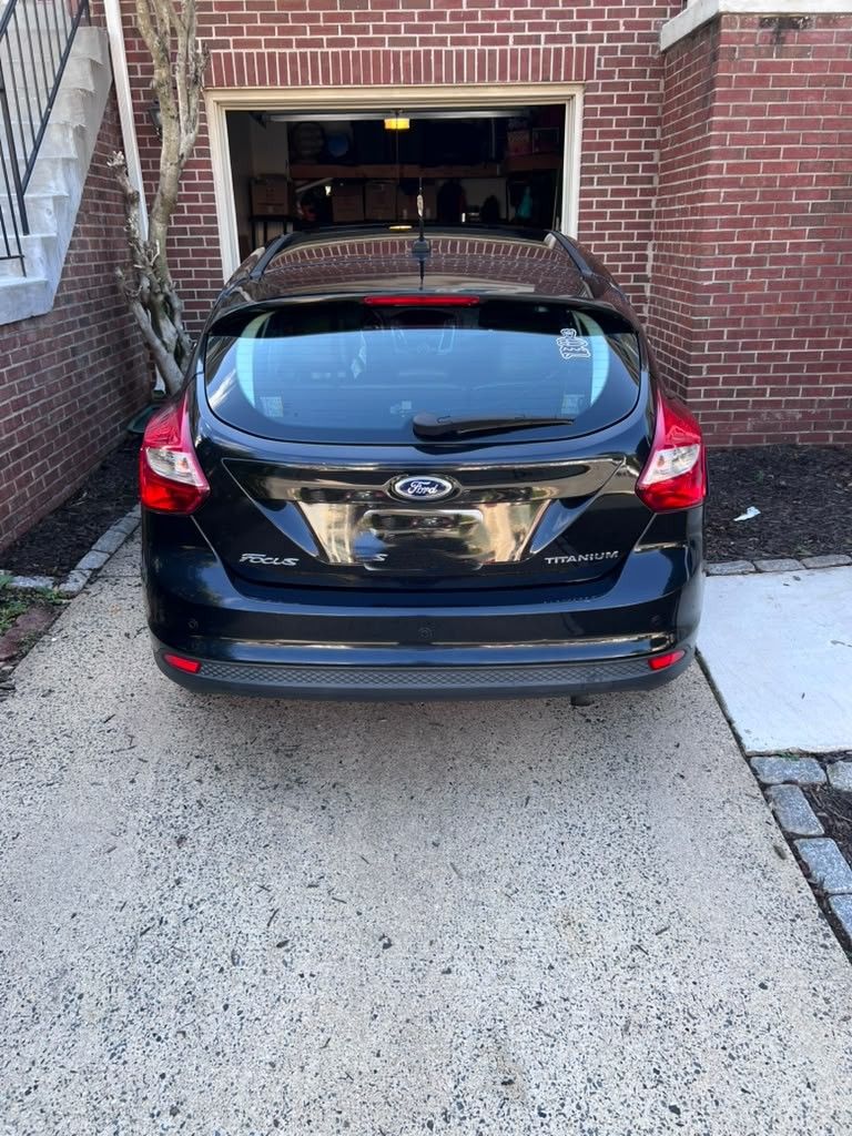 Used 2013 Ford Focus Titanium FWD image 6