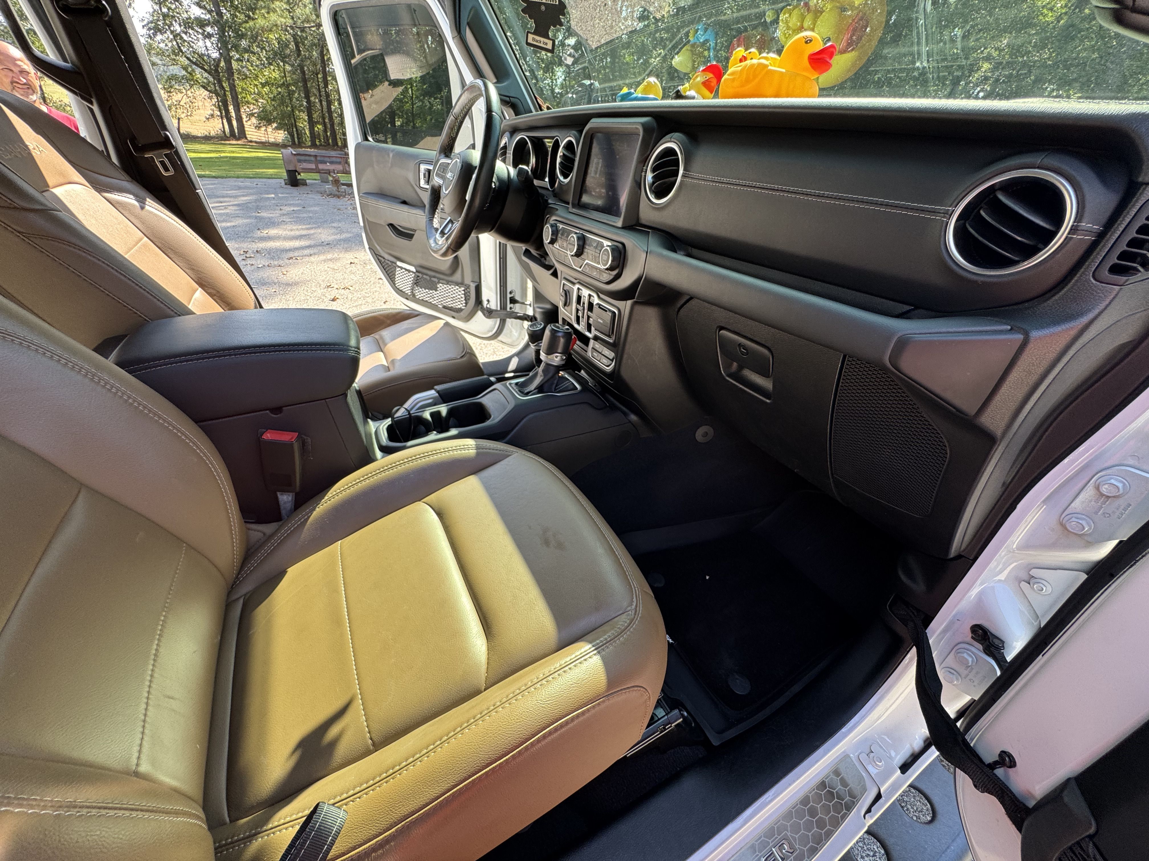 Used 2021 Jeep Wrangler Unlimited Sahara AWD/4WD image 11