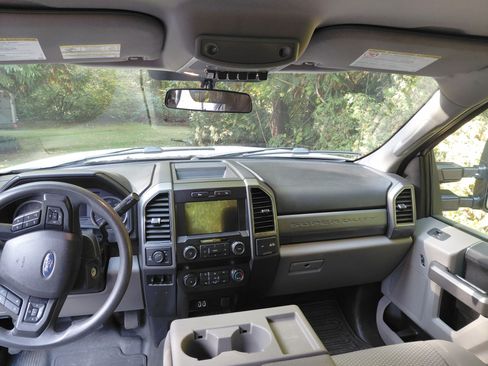 Used 2019 Ford F250 XLT w/ XLT Value Package image 10