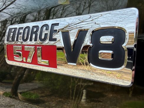 Used 2011 Toyota Tundra Limited w/ Memory Pkg image 17